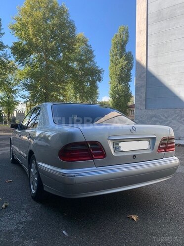 Mercedes E 220 2001, 490,000 km - 2.2 л - İsmayıllı