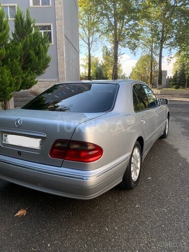 Mercedes E 220 2001, 490,000 km - 2.2 л - İsmayıllı