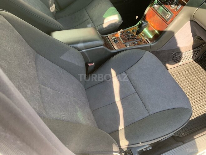 Mercedes E 220 2001, 490,000 km - 2.2 л - İsmayıllı