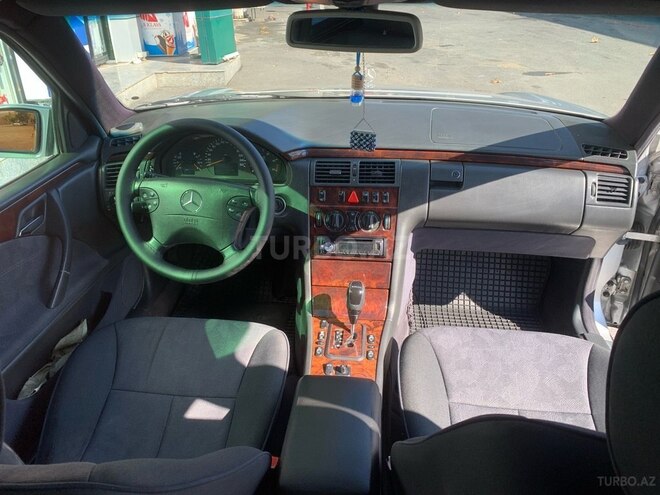Mercedes E 220 2001, 490,000 km - 2.2 л - İsmayıllı