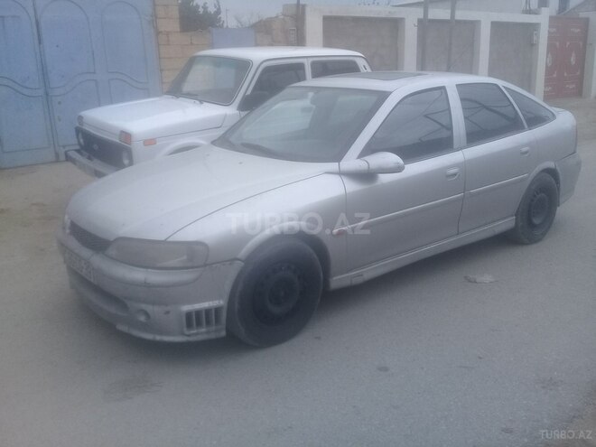 Opel Vectra 1999, 160,000 km - 2.0 л - Sumqayıt