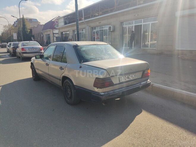 Mercedes E 200 1986, 99,999 km - 2.0 l - Gəncə