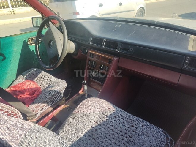 Mercedes E 200 1986, 99,999 km - 2.0 l - Gəncə