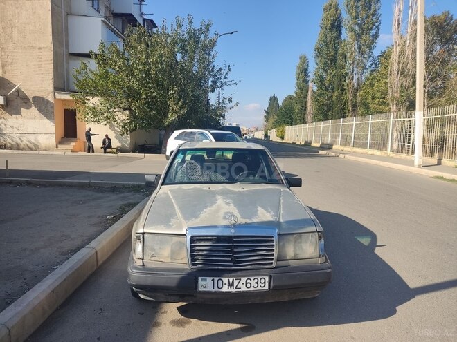 Mercedes E 200 1986, 99,999 km - 2.0 l - Gəncə