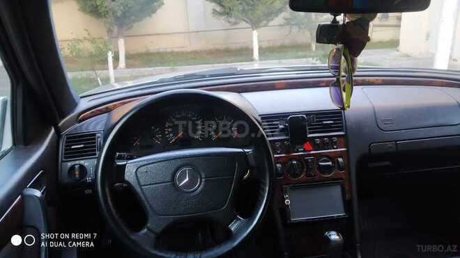 Mercedes C 200 2000, 286,000 km - 2.0 l - Bakı