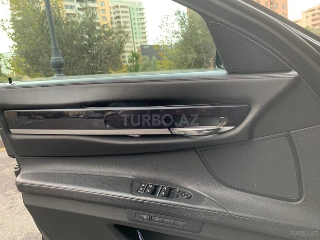 BMW 750 2009, 117,000 km - 4.4 л - Bakı
