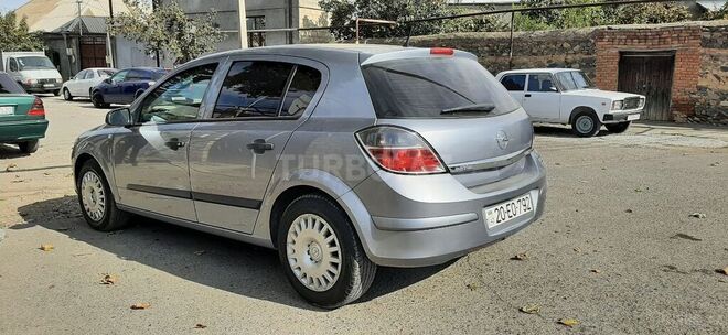 Opel Astra 2009, 170,000 km - 1.4 л - Gəncə