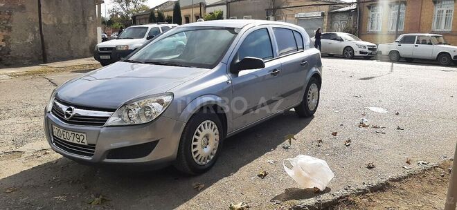 Opel Astra 2009, 170,000 km - 1.4 л - Gəncə
