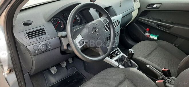 Opel Astra 2009, 170,000 km - 1.4 л - Gəncə