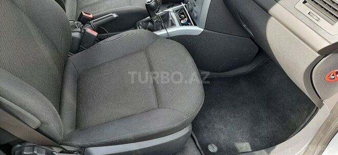 Opel Astra 2009, 170,000 km - 1.4 л - Gəncə