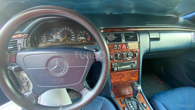 Mercedes E 200 1997, 377,000 km - 2.0 l - Yevlax