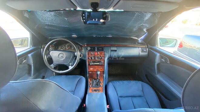 Mercedes E 200 1997, 377,000 km - 2.0 l - Yevlax