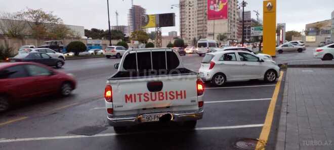 Mitsubishi L200 2014, 555,550 km - 2.5 l - Bakı
