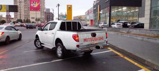 Mitsubishi L200 2014, 555,550 km - 2.5 l - Bakı