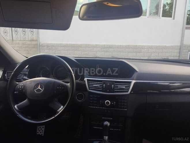 Mercedes E 220 2009, 189,000 km - 2.2 l - Qazax