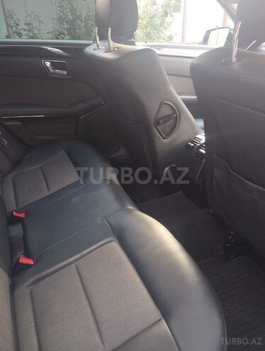 Mercedes E 220 2009, 189,000 km - 2.2 l - Qazax