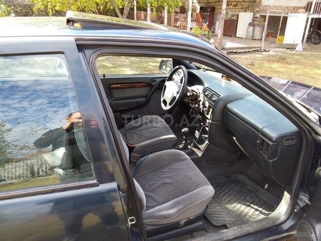 Opel Vectra 1995, 400,000 km - 1.8 l - Qax