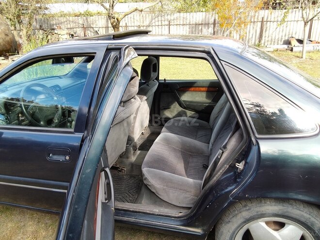 Opel Vectra 1995, 400,000 km - 1.8 l - Qax