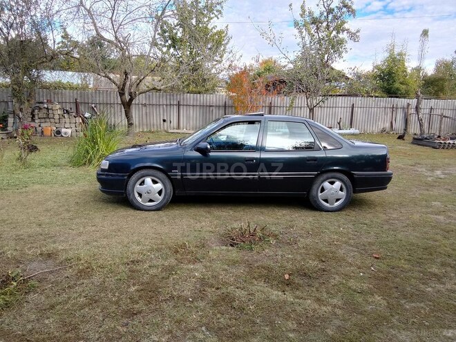 Opel Vectra 1995, 400,000 km - 1.8 l - Qax