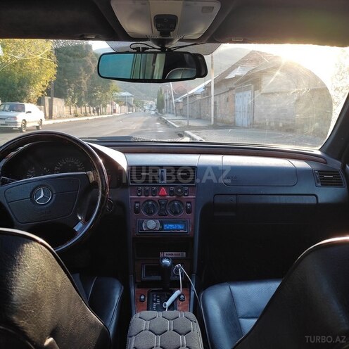 Mercedes C 240 1997, 386,505 km - 2.4 л - Şəki