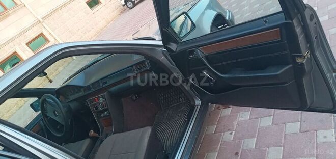 Mercedes E 230 1990, 295,989 km - 2.3 l - Şirvan