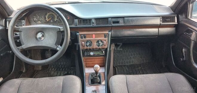 Mercedes E 230 1990, 295,989 km - 2.3 l - Şirvan