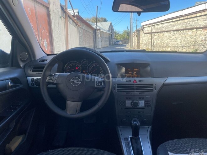 Opel Astra 2006, 236,000 km - 1.8 l - Şəki