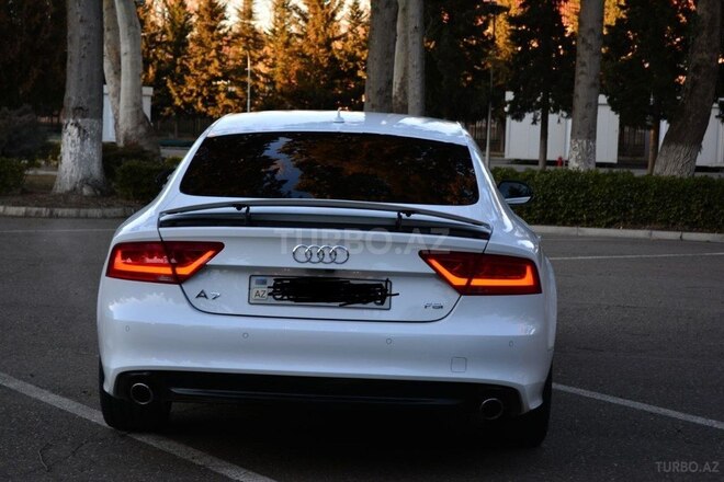 Audi A7 2011, 135,000 km - 3.0 l - Bakı