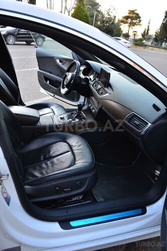 Audi A7 2011, 135,000 km - 3.0 l - Bakı