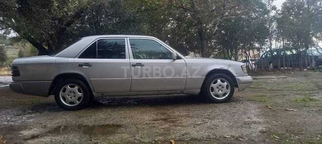 Mercedes E 200 1993, 267,000 km - 2.0 l - Bakı