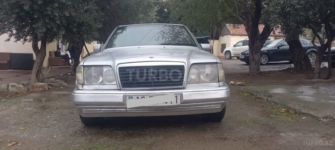 Mercedes E 200 1993, 267,000 km - 2.0 l - Bakı