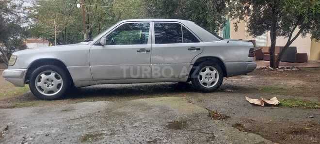 Mercedes E 200 1993, 267,000 km - 2.0 l - Bakı