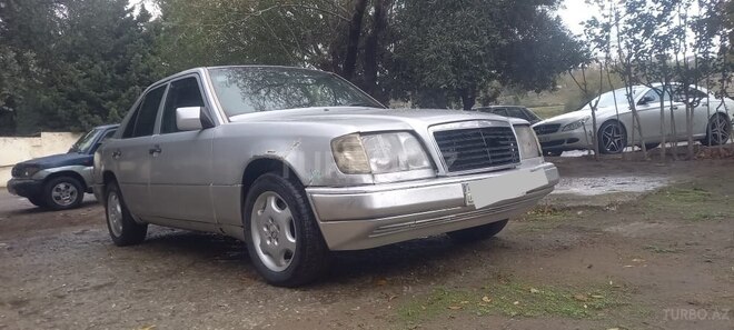 Mercedes E 200 1993, 267,000 km - 2.0 l - Bakı