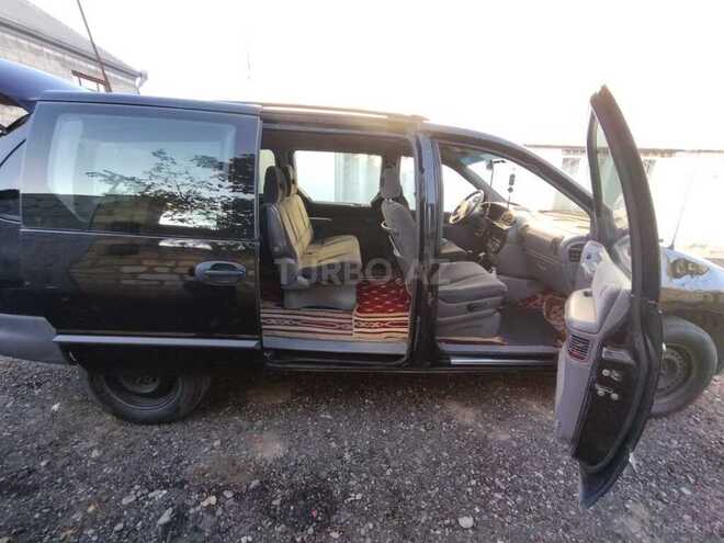 Chrysler Voyager 1996, 50,000 km - 2.5 l - Tovuz
