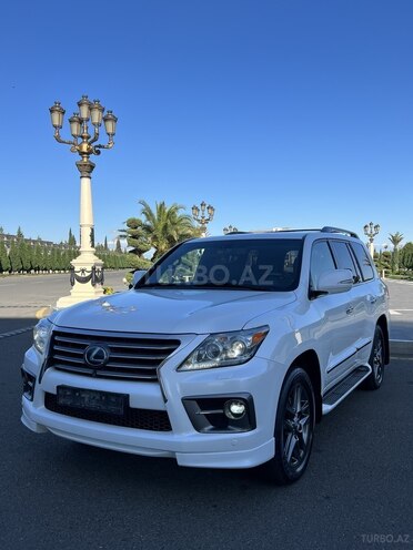 Lexus LX 570 2015, 280,000 km - 5.7 l - Şəmkir