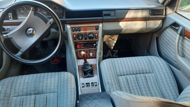 Mercedes E 250 1991, 658,000 km - 2.5 л - Şəki