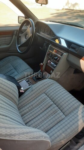 Mercedes E 250 1991, 658,000 km - 2.5 л - Şəki