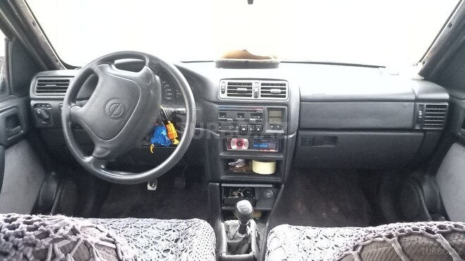 Opel Vectra 1995, 210,000 km - 2.0 l - Sumqayıt