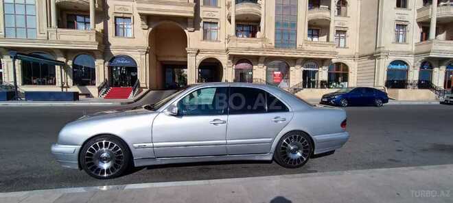 Mercedes E 220 2000, 351,000 km - 2.2 л - Bakı