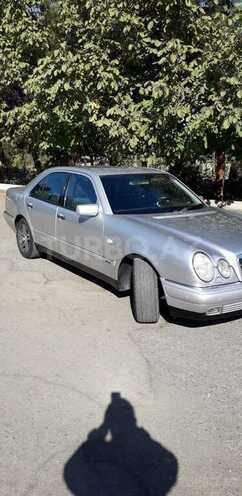 Mercedes E 280 1999, 261,000 km - 2.8 l - Gəncə