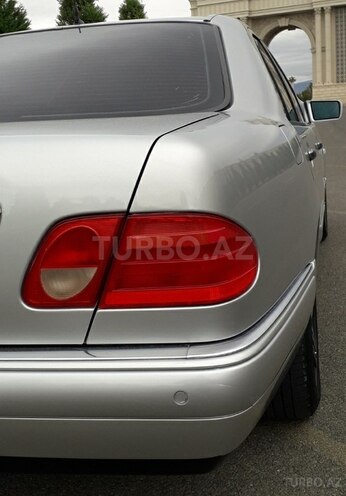 Mercedes E 280 1999, 261,000 km - 2.8 l - Gəncə