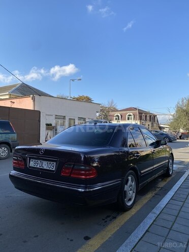 Mercedes E 280 2001, 181,000 km - 2.8 l - Bakı