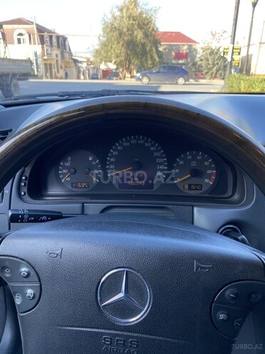 Mercedes E 280 2001, 181,000 km - 2.8 l - Bakı
