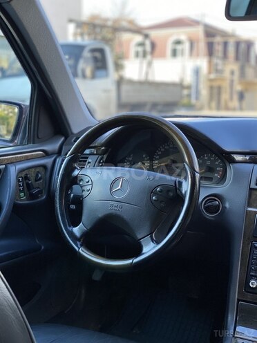 Mercedes E 280 2001, 181,000 km - 2.8 l - Bakı