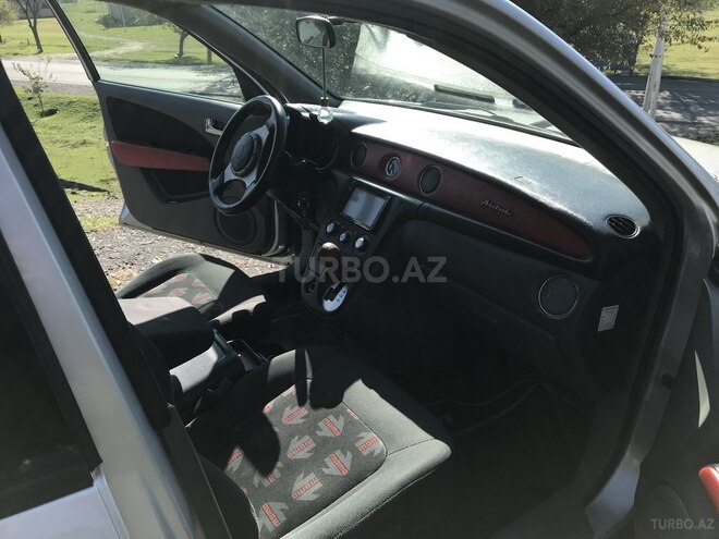 Mitsubishi Airtrek 2002, 332,000 km - 2.0 l - Zaqatala