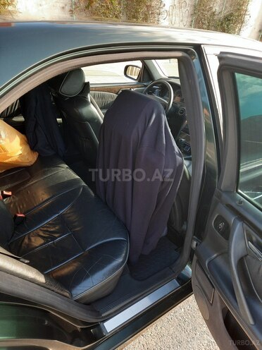 Mercedes E 220 2000, 450,000 km - 2.2 л - Bakı