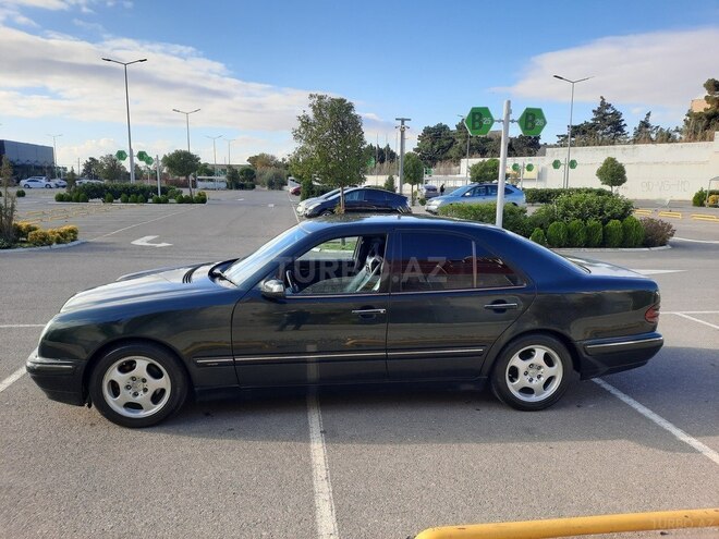 Mercedes E 220 2000, 450,000 km - 2.2 л - Bakı