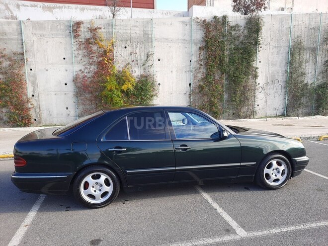 Mercedes E 220 2000, 450,000 km - 2.2 л - Bakı