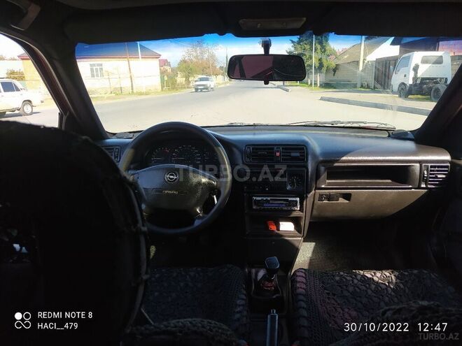 Opel Vectra 1993, 352,856 km - 1.8 l - Zaqatala