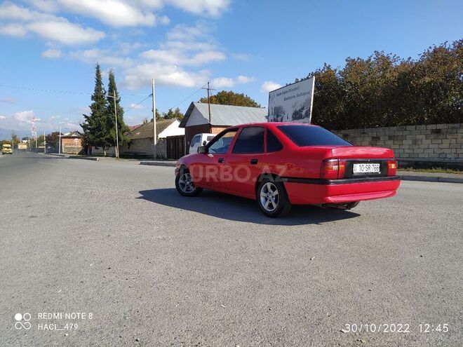 Opel Vectra 1993, 352,856 km - 1.8 l - Zaqatala